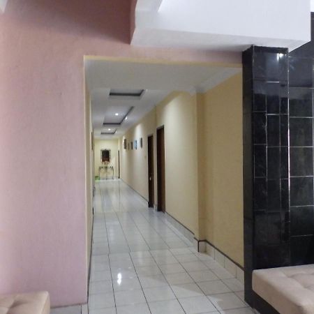 Bahari Family Hotel Bitung Экстерьер фото
