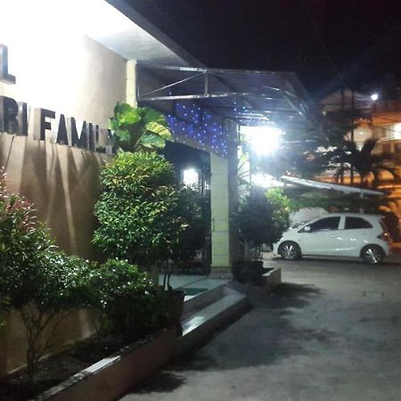 Bahari Family Hotel Bitung Экстерьер фото