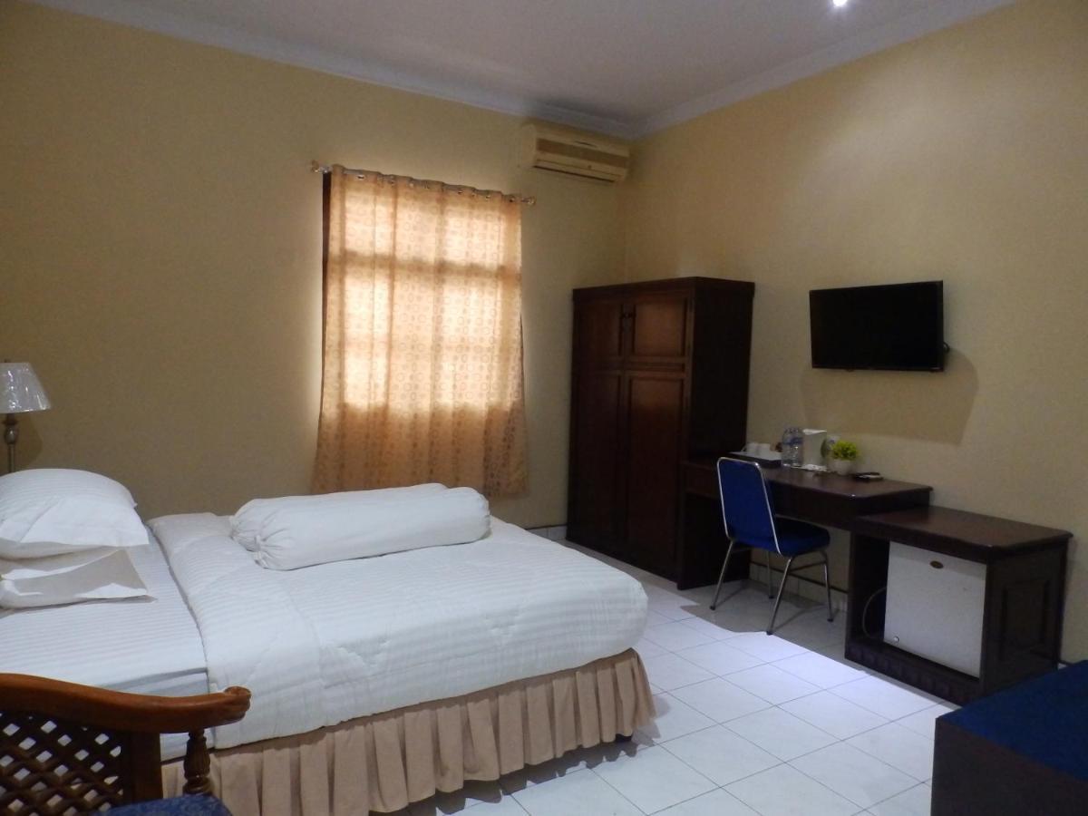 Bahari Family Hotel Bitung Экстерьер фото