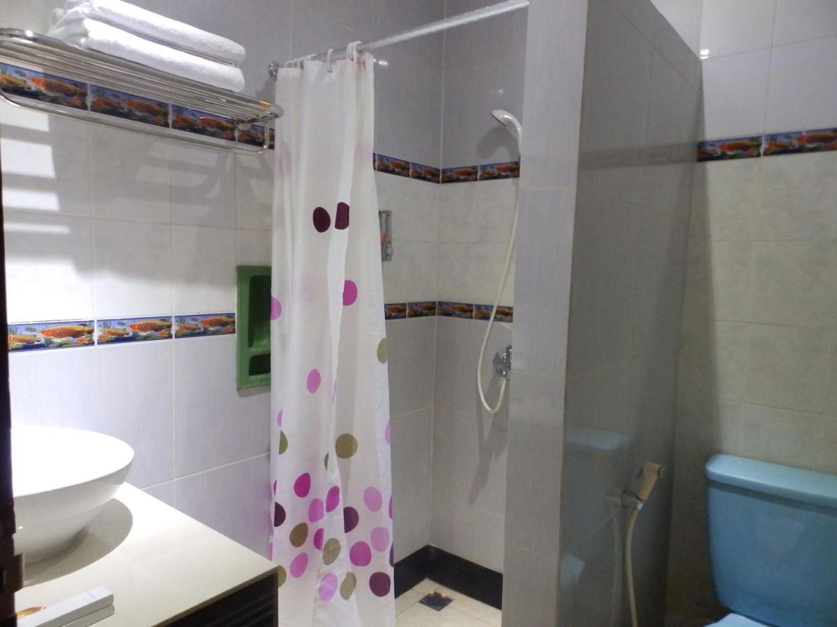 Bahari Family Hotel Bitung Экстерьер фото
