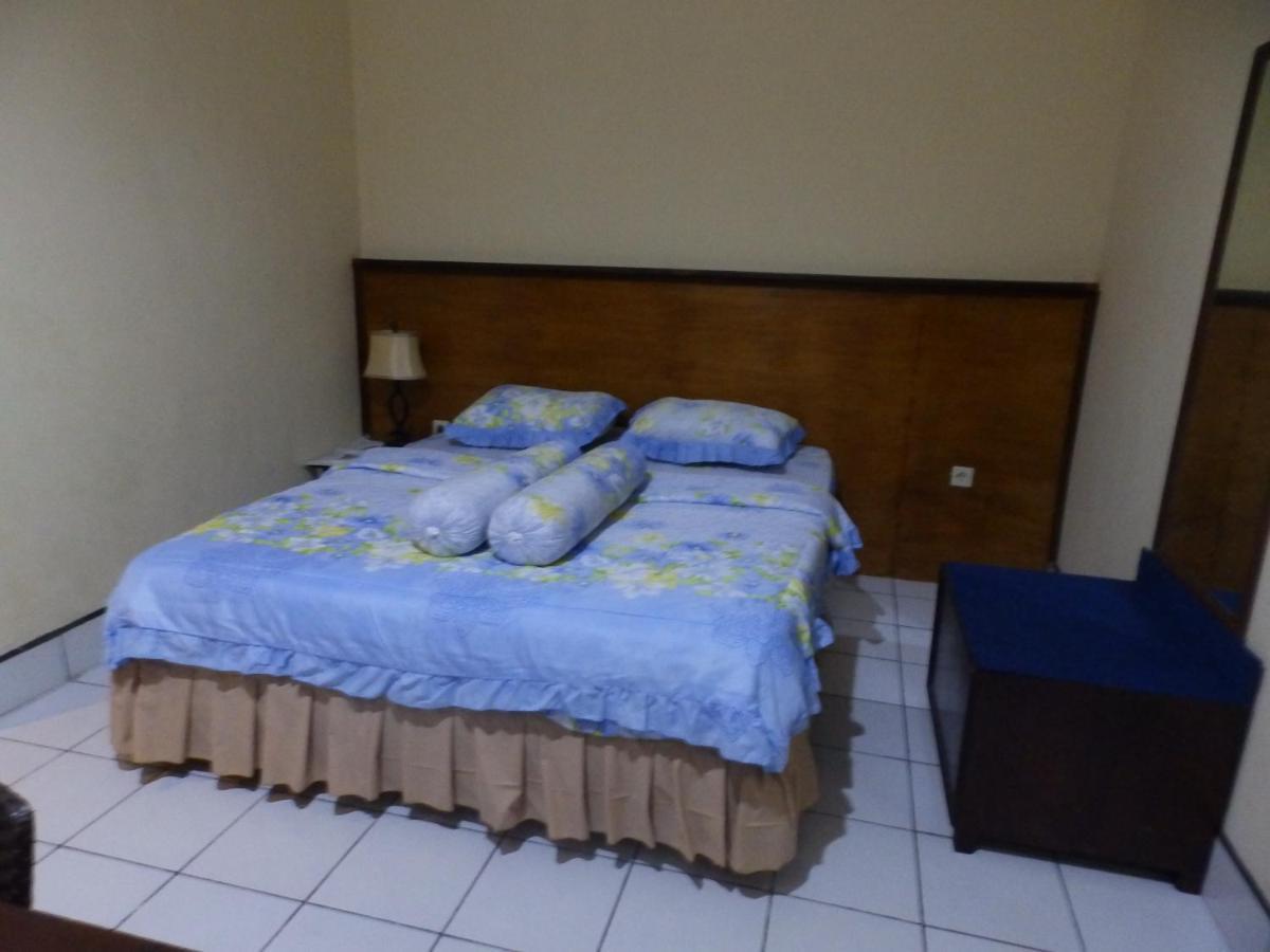 Bahari Family Hotel Bitung Экстерьер фото