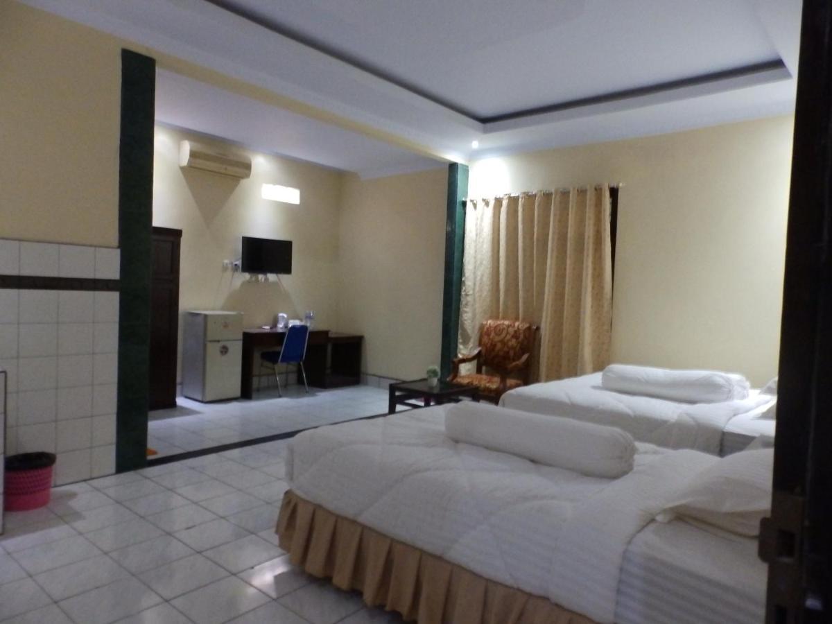 Bahari Family Hotel Bitung Экстерьер фото