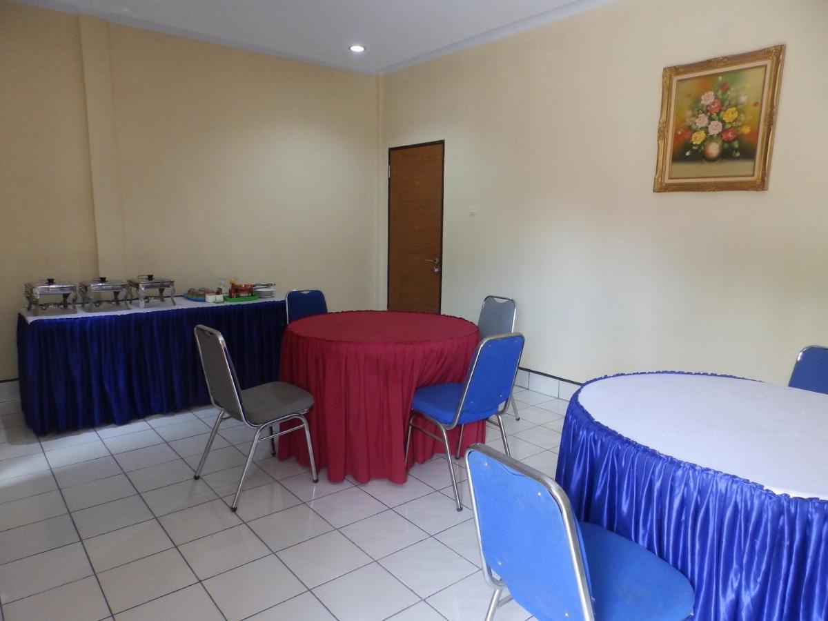 Bahari Family Hotel Bitung Экстерьер фото