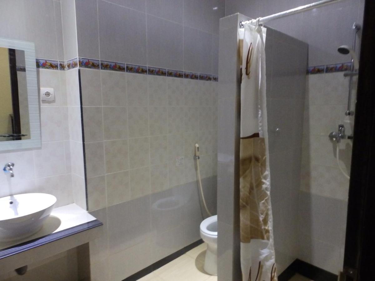 Bahari Family Hotel Bitung Экстерьер фото
