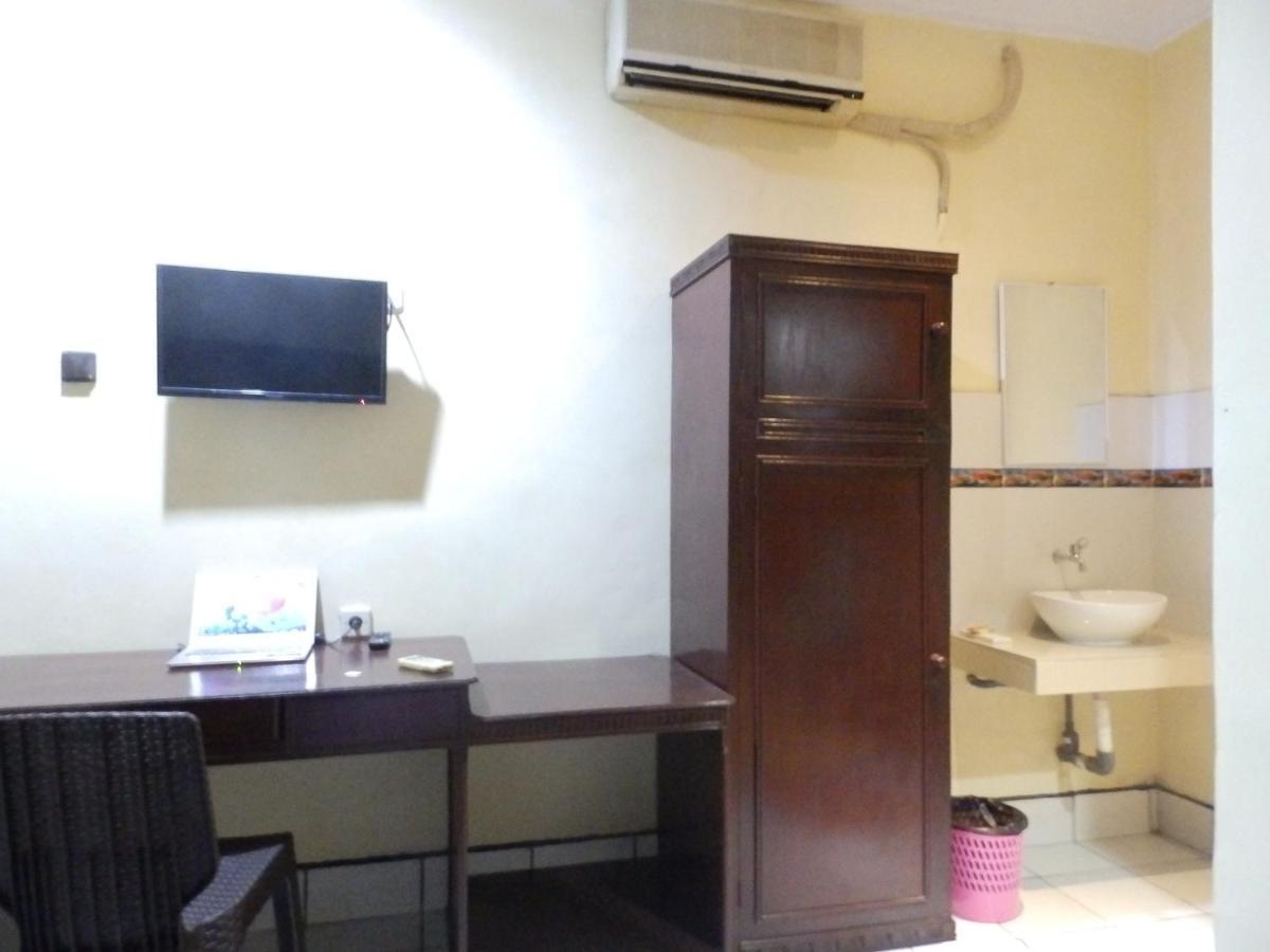 Bahari Family Hotel Bitung Экстерьер фото