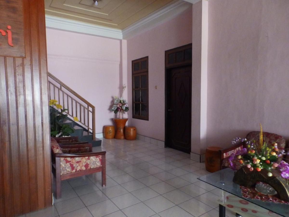 Bahari Family Hotel Bitung Экстерьер фото