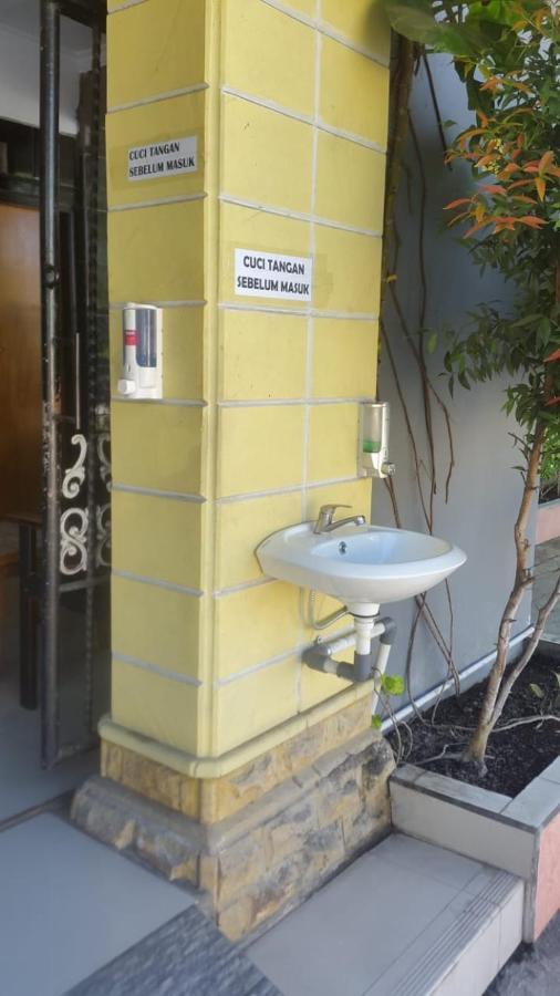 Bahari Family Hotel Bitung Экстерьер фото