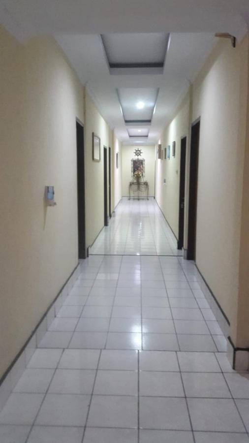 Bahari Family Hotel Bitung Экстерьер фото